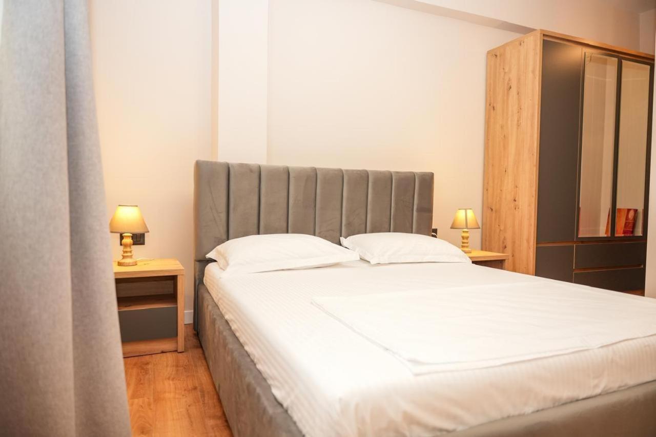 Bougainvilla Apartments Тирана Екстериор снимка