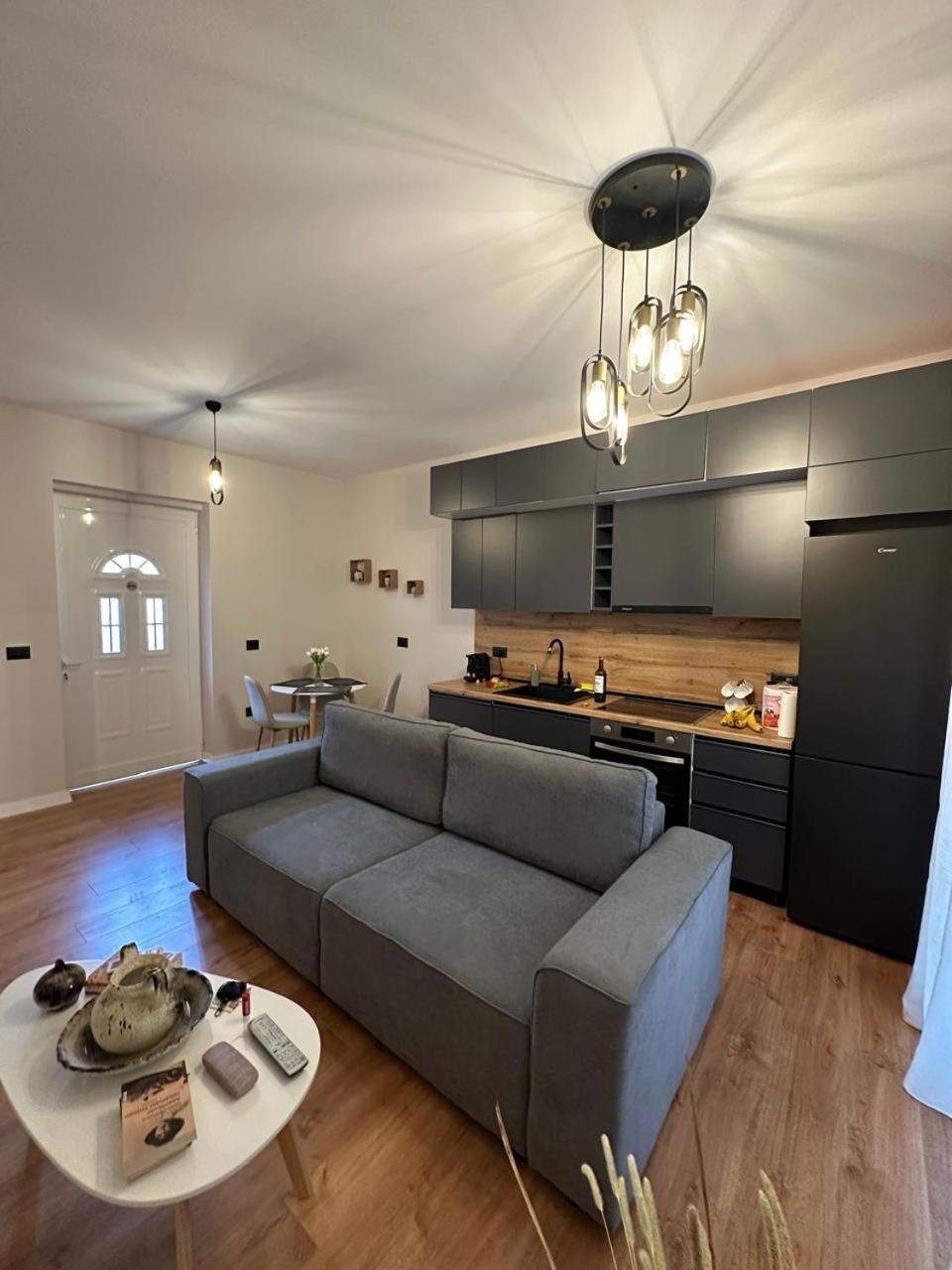 Bougainvilla Apartments Тирана Екстериор снимка