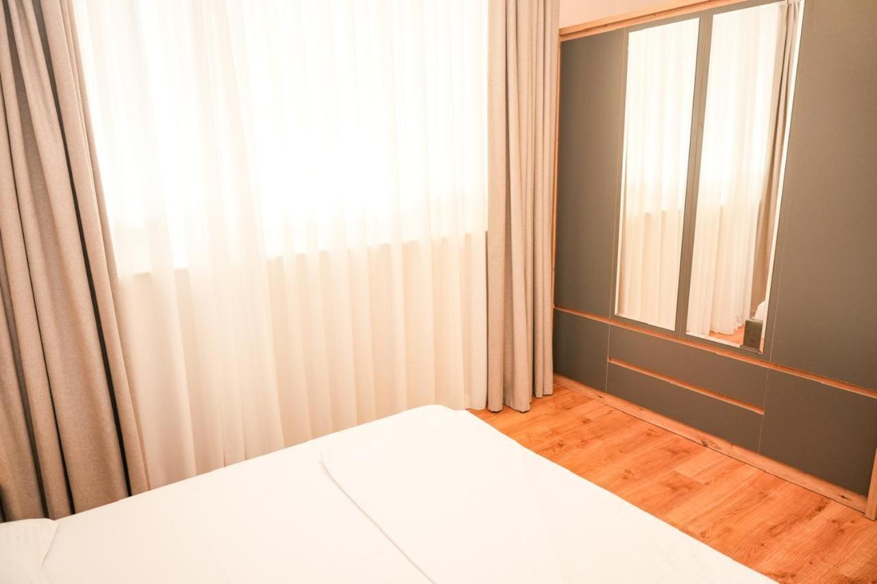 Bougainvilla Apartments Тирана Екстериор снимка