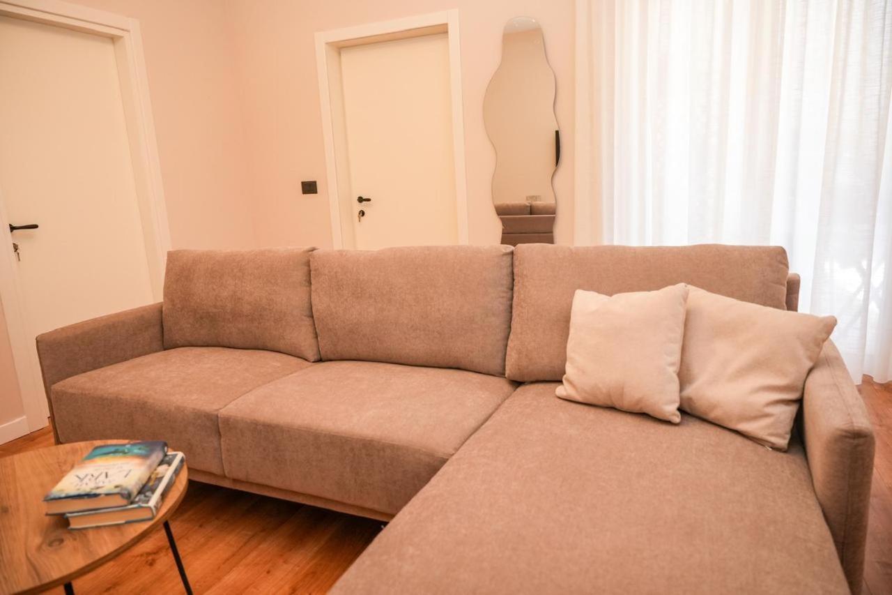Bougainvilla Apartments Тирана Екстериор снимка