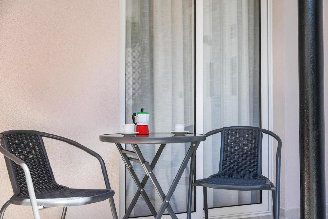 Bougainvilla Apartments Тирана Екстериор снимка